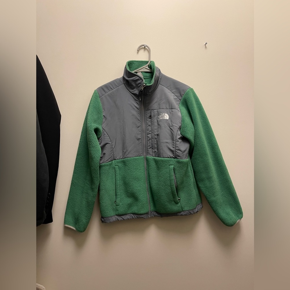 NORTHFACE - ladies green zip up jacket, size small. Lightly (barely) worn.